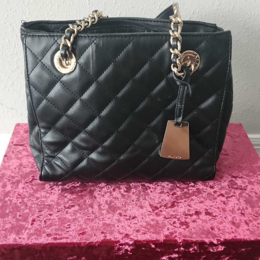 Black Quilted Chain Shoulder Bag